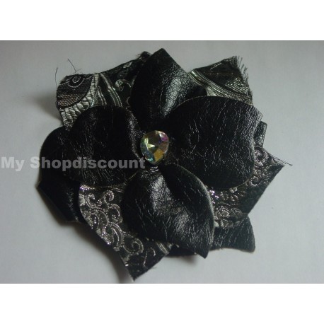 Broche fleur noire